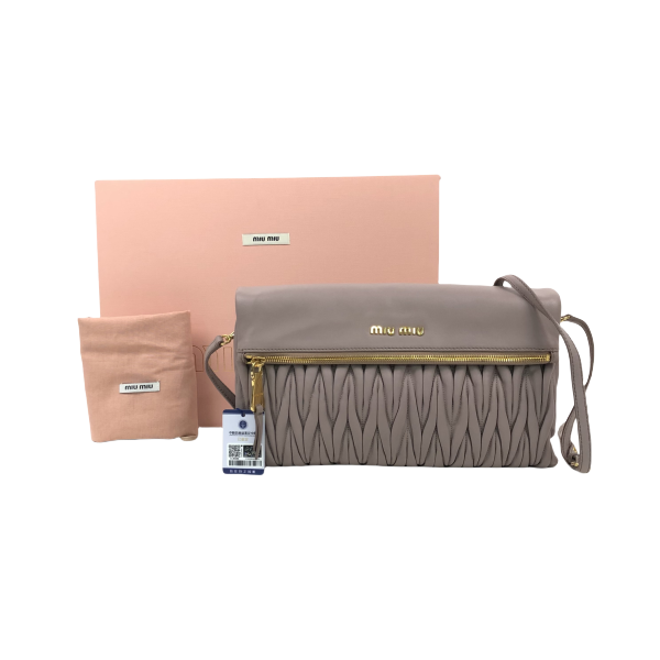 妃鱼/谬谬/95新/包包/市场价8600/250112RN0012