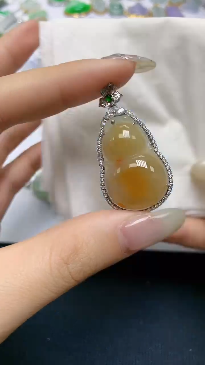 【闪购商品】翡翠18K金镶嵌颈饰天然缅甸A货翡翠