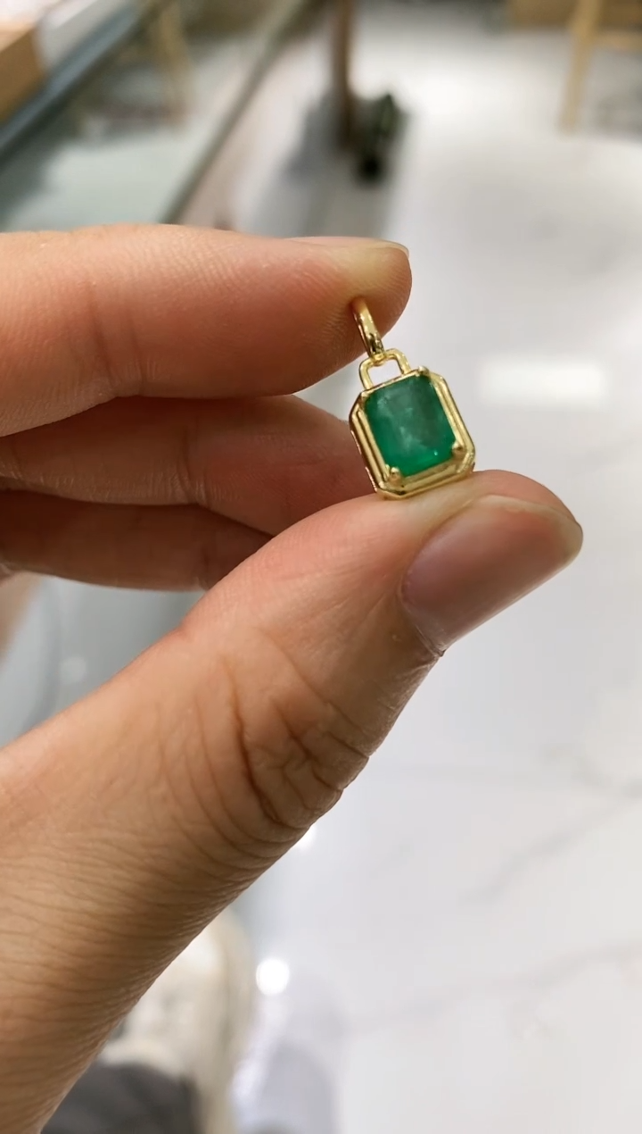 【闪购商品】祖母绿颈饰银S925镶嵌吊坠