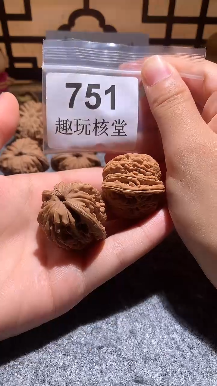 把件文玩核桃【趣玩核堂】751号，37左右汉高楼
