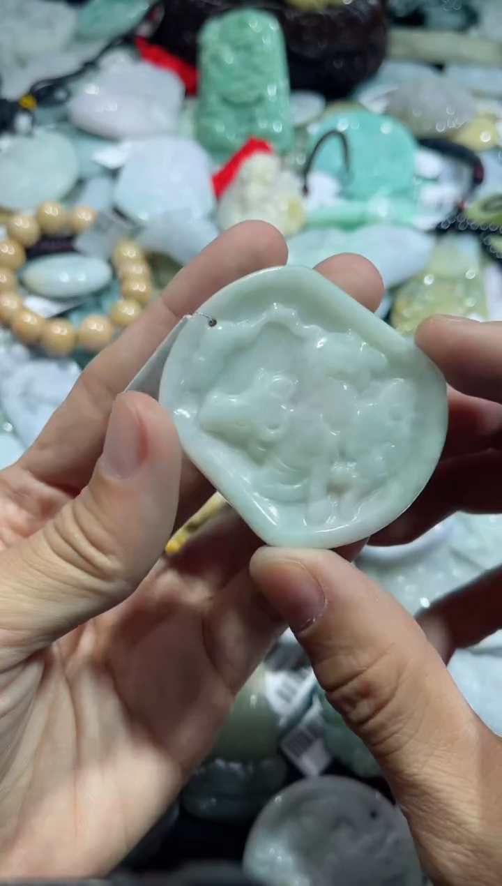 【闪购商品】翡翠颈饰未镶嵌00012699