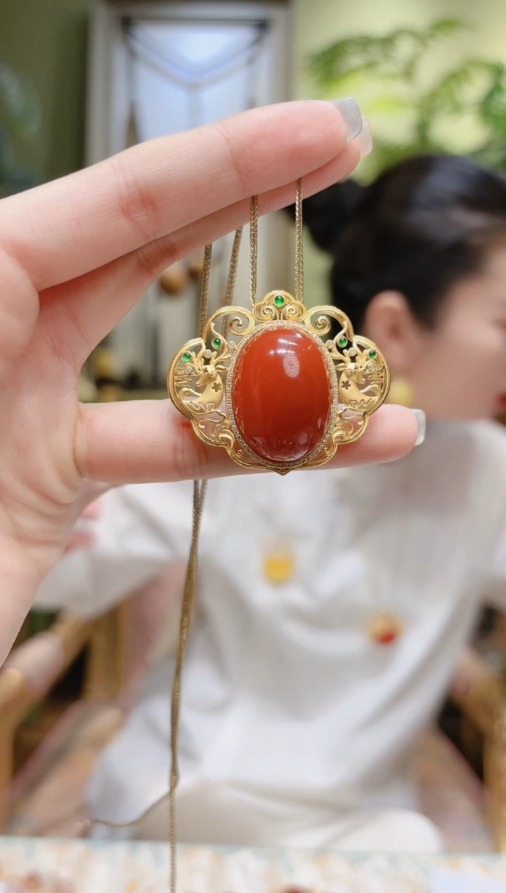 【闪购商品】南红玛瑙吊坠18K金镶嵌南红吊坠