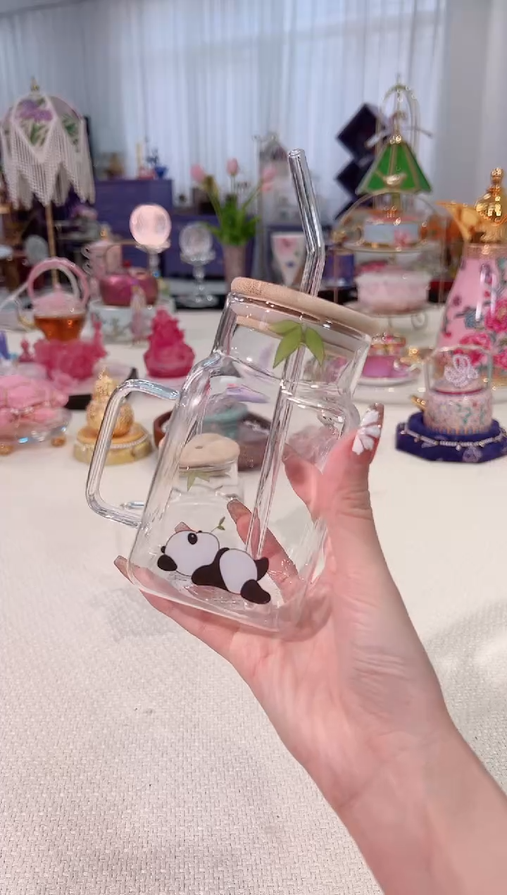 熊猫吸管杯 如图