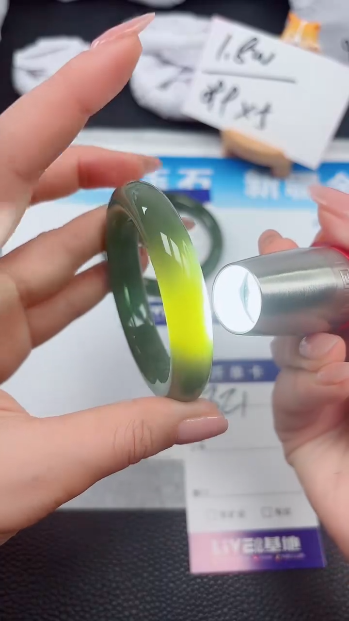 【闪购商品】和田玉手镯未镶嵌321