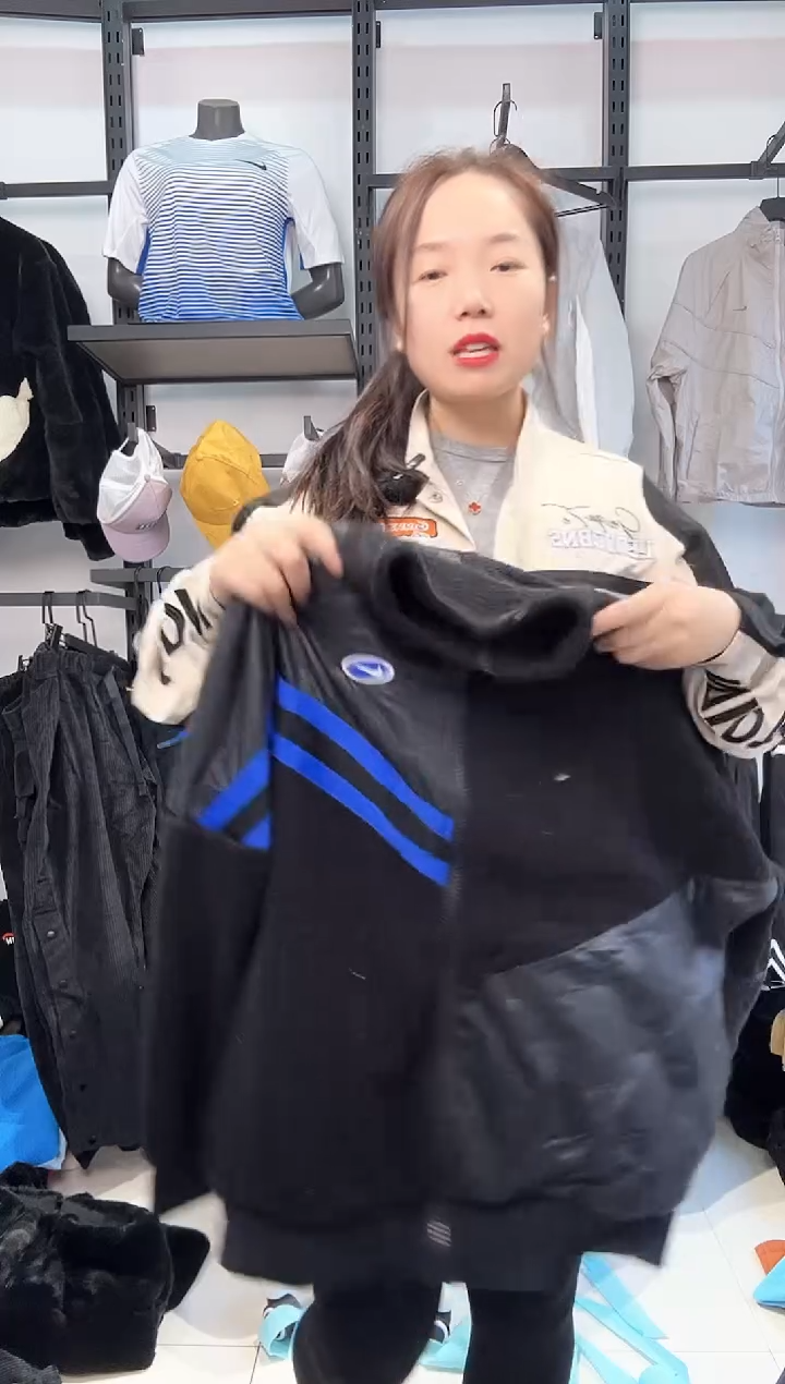 2401  编码  瑕疵直播间过款为准 尺码160