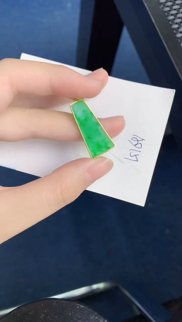 【闪购商品】翡翠颈饰18K金镶嵌0000000000