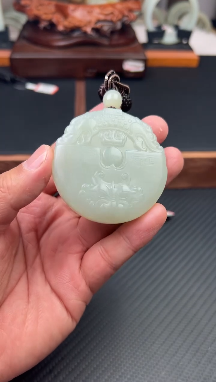 【闪购商品】和田玉未镶嵌把件且末微色差近矿