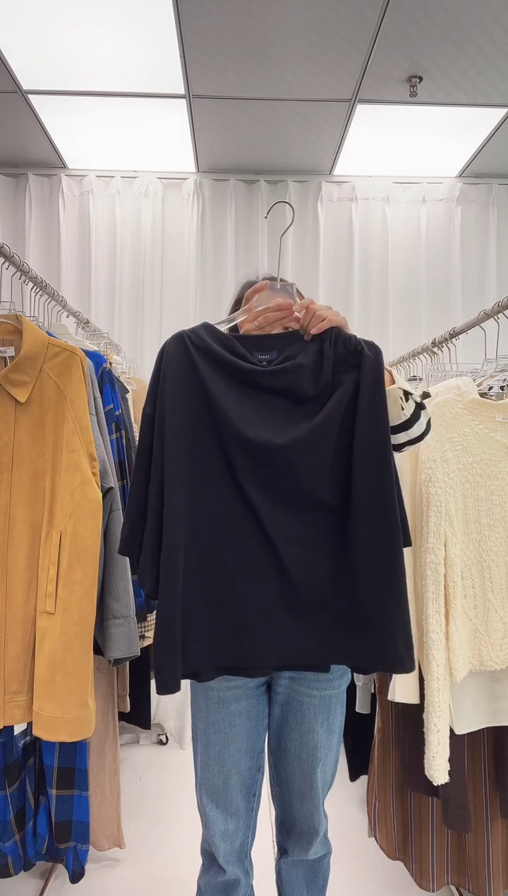 编号015  SOEUR  25款荡领上衣  已开价