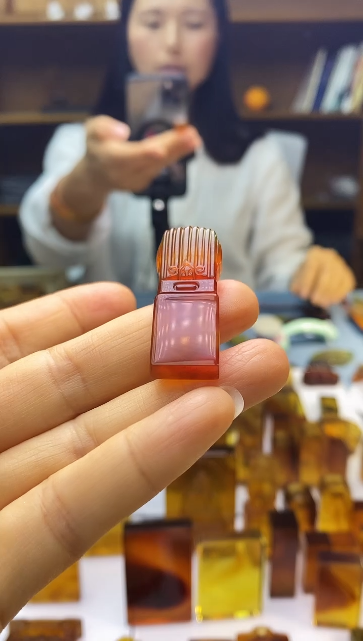 琥珀颈饰未镶嵌SN90-31（官帽）