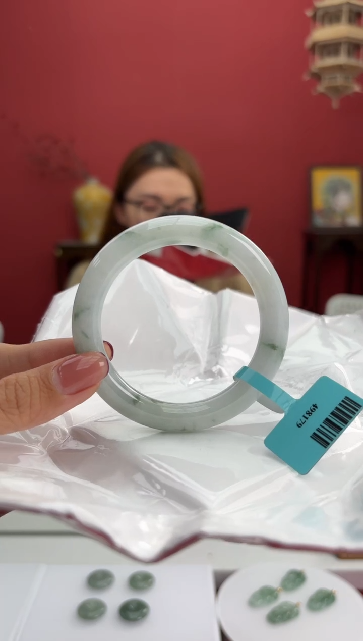 【闪购商品】翡翠手镯（圆镯）未镶嵌9手镯