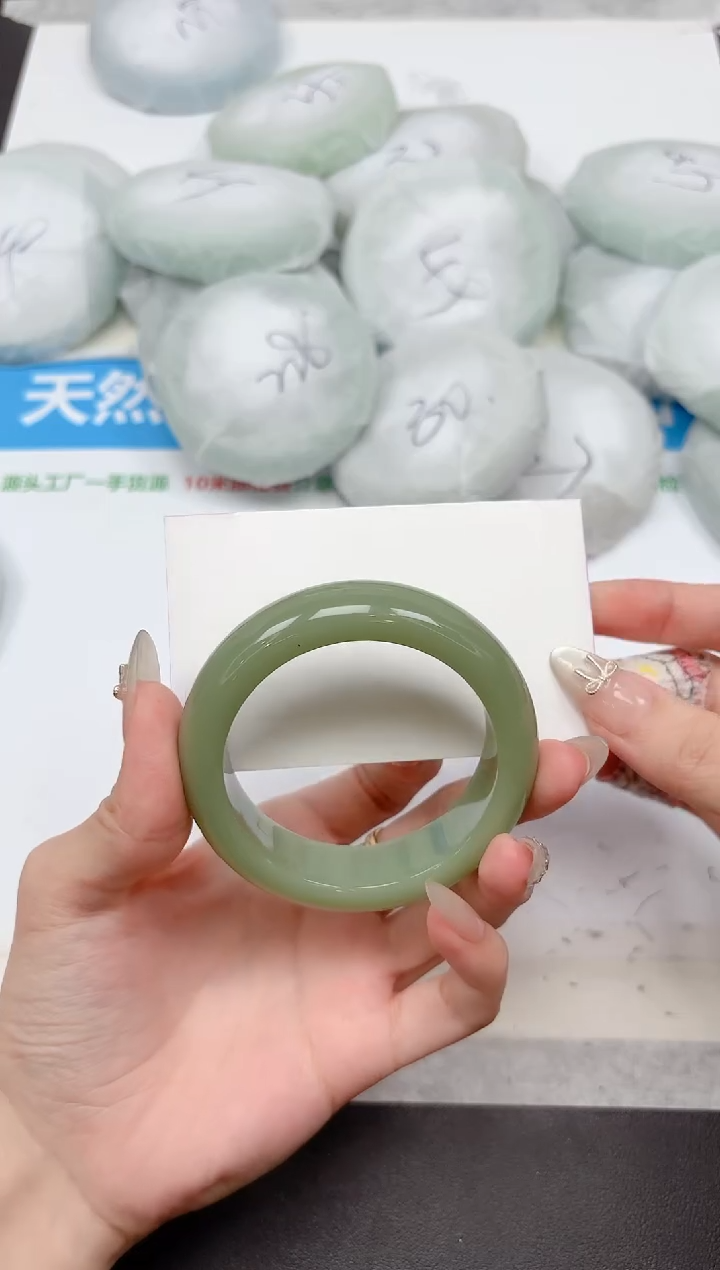 未镶嵌手镯石英质玉189-51.8