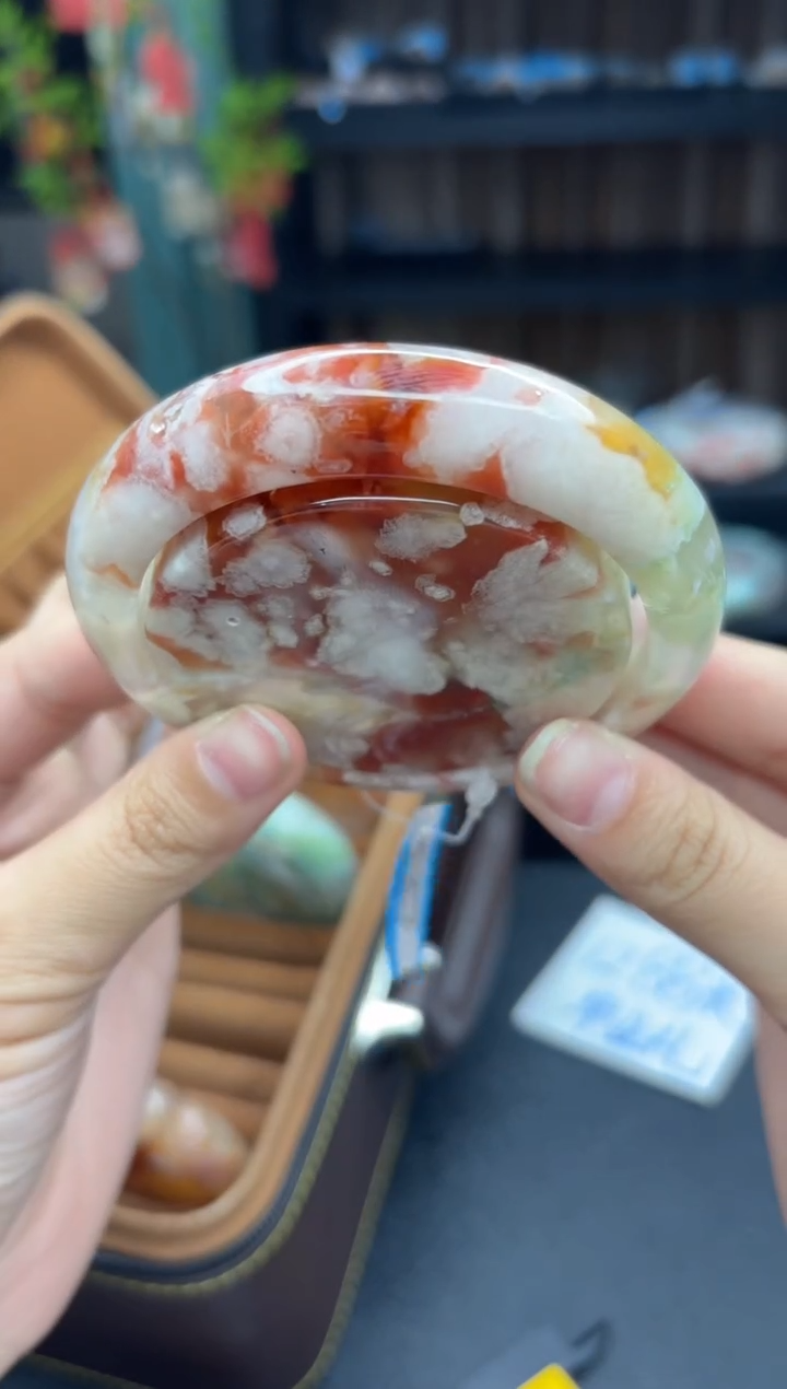 【闪购商品】石英质玉手镯未镶嵌860（64圈赠送镯心）