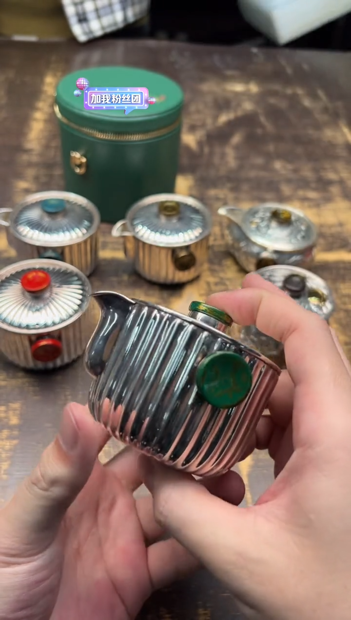 【闪购商品】/呆坐菊瓣纹宝瓶绿金