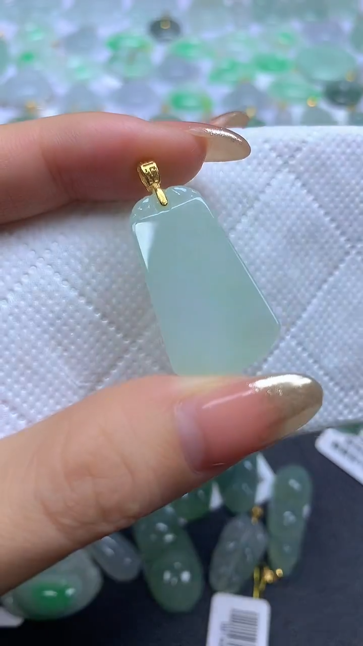 颈饰未镶嵌翡翠A货