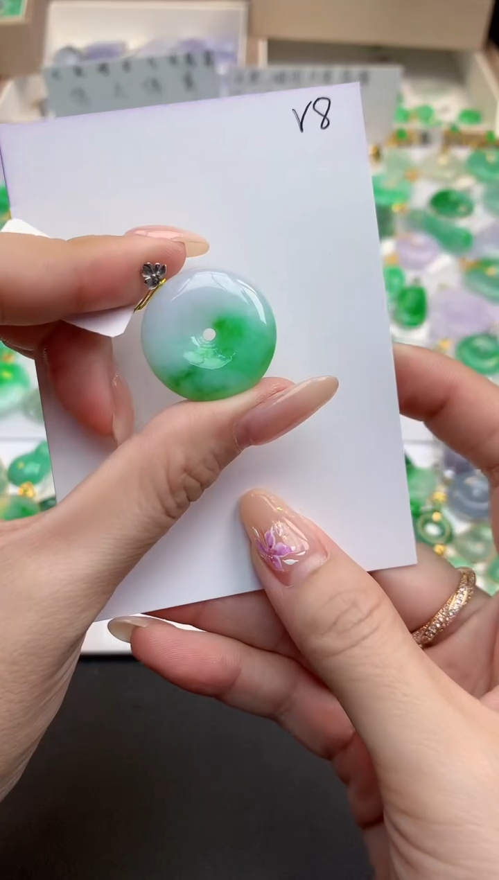 颈饰18K金镶嵌翡翠天然缅甸A货翡翠