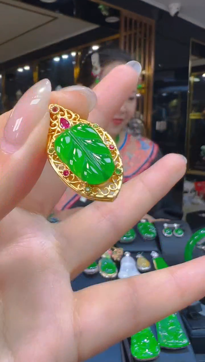 吊坠(赠链)18K金镶嵌翡翠123(多样性发货发其一)