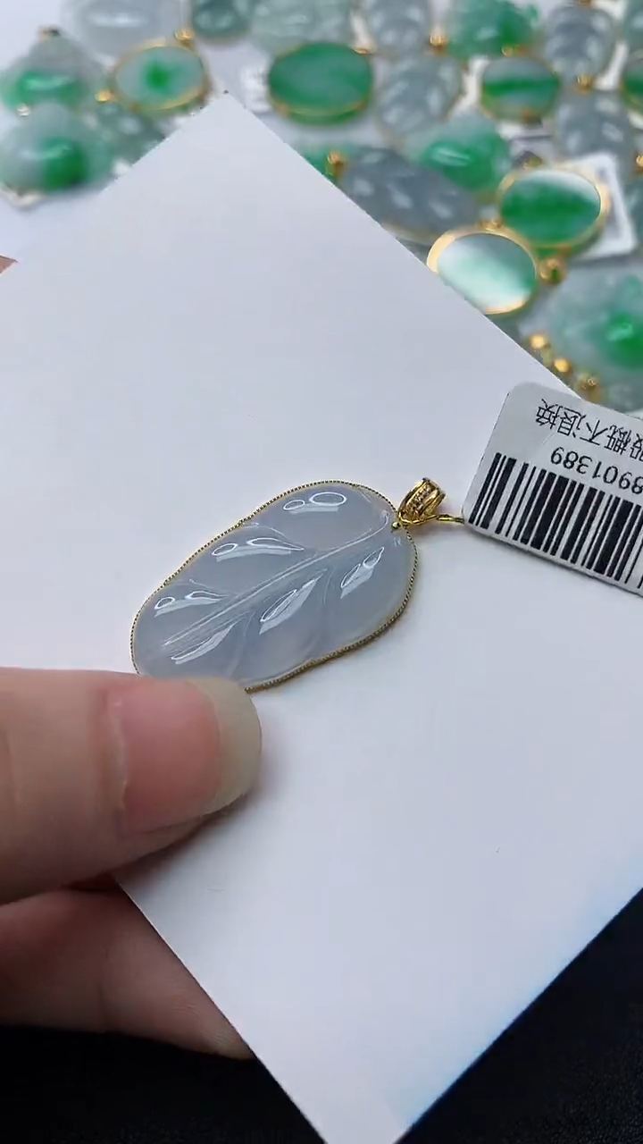 【闪购商品】翡翠颈饰18K金镶嵌21.........