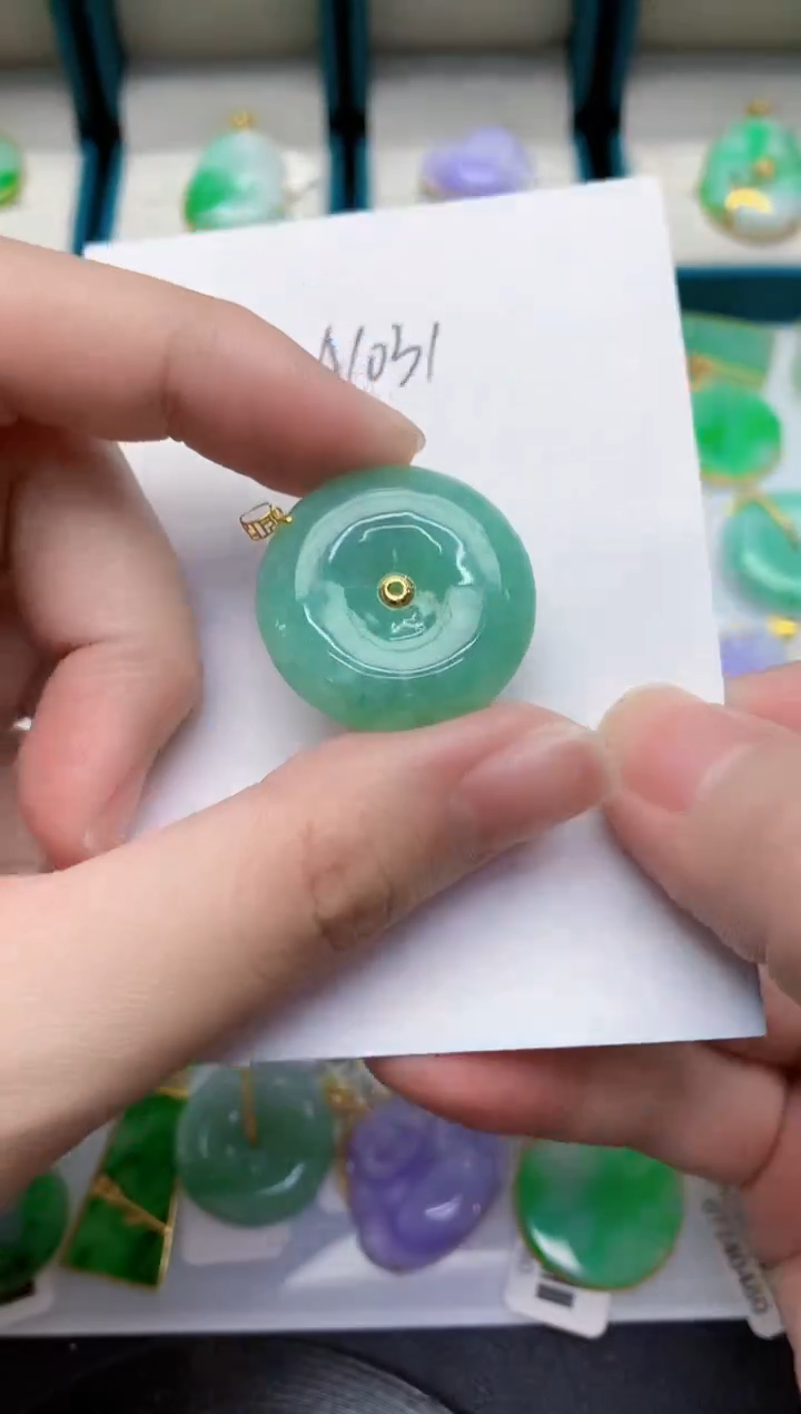 【闪购商品】翡翠颈饰18K金镶嵌0000000000