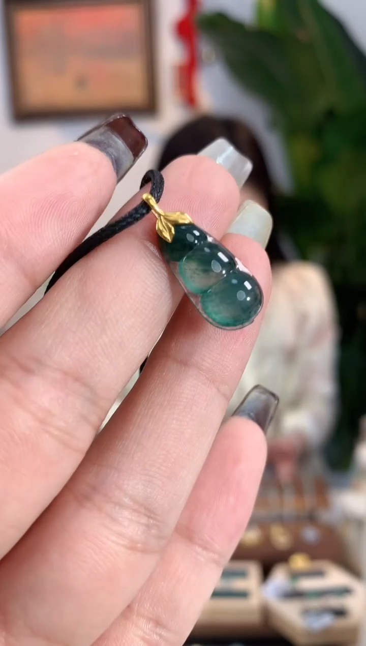 翡翠18K金镶嵌吊坠(不含链)福豆