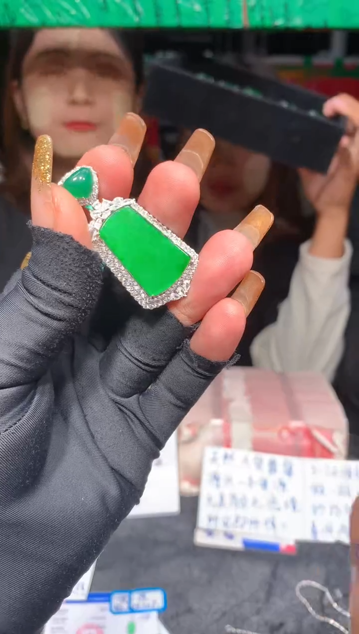 【闪购商品】定制翡翠未镶嵌28定制翡翠-多样性发货（发其一）