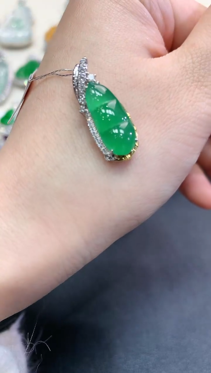 【闪购商品】翡翠戒指18K金镶嵌D9