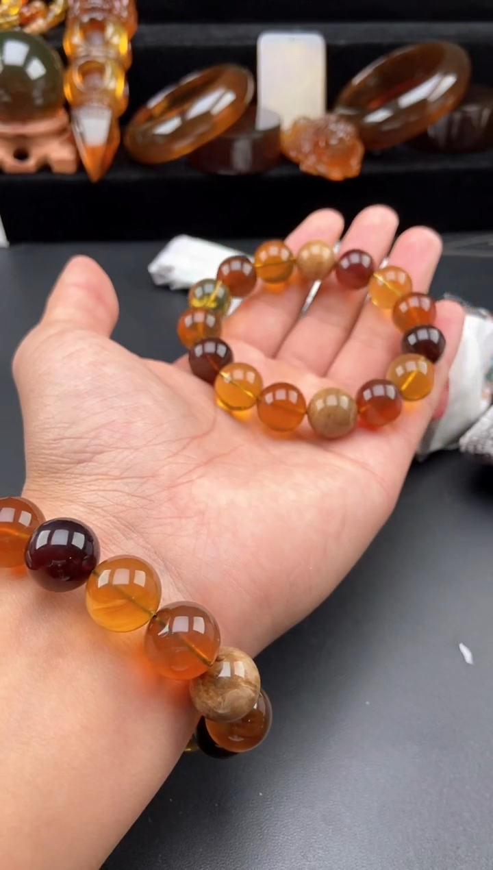 【闪购商品】琥珀手链未镶嵌多宝手串（发其一）