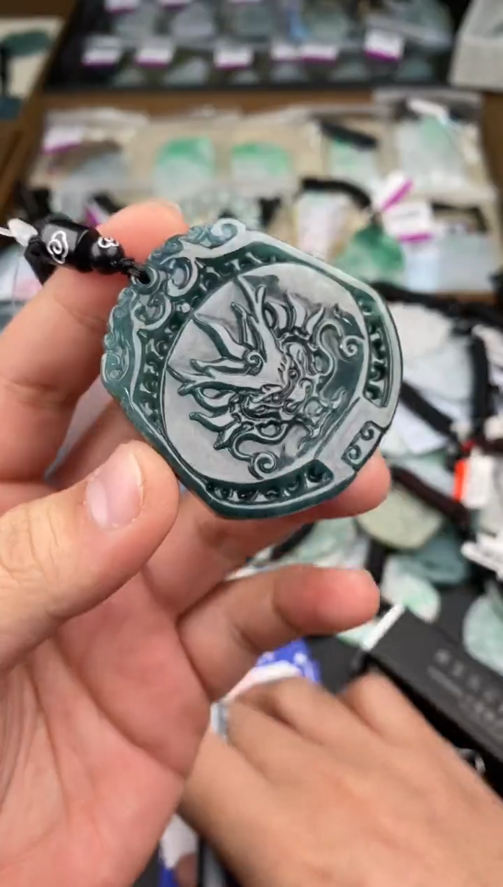 【闪购商品】翡翠颈饰未镶嵌  天然翡翠，一物一图