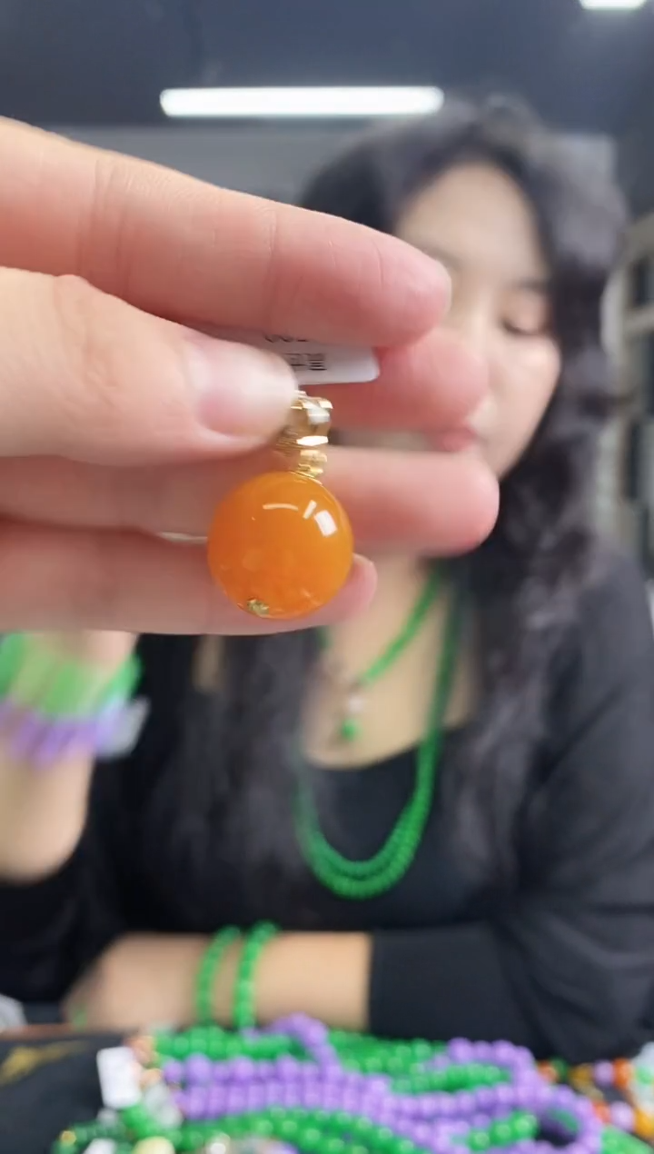 未镶嵌蜜蜡裸石多样性发其一颜色微差