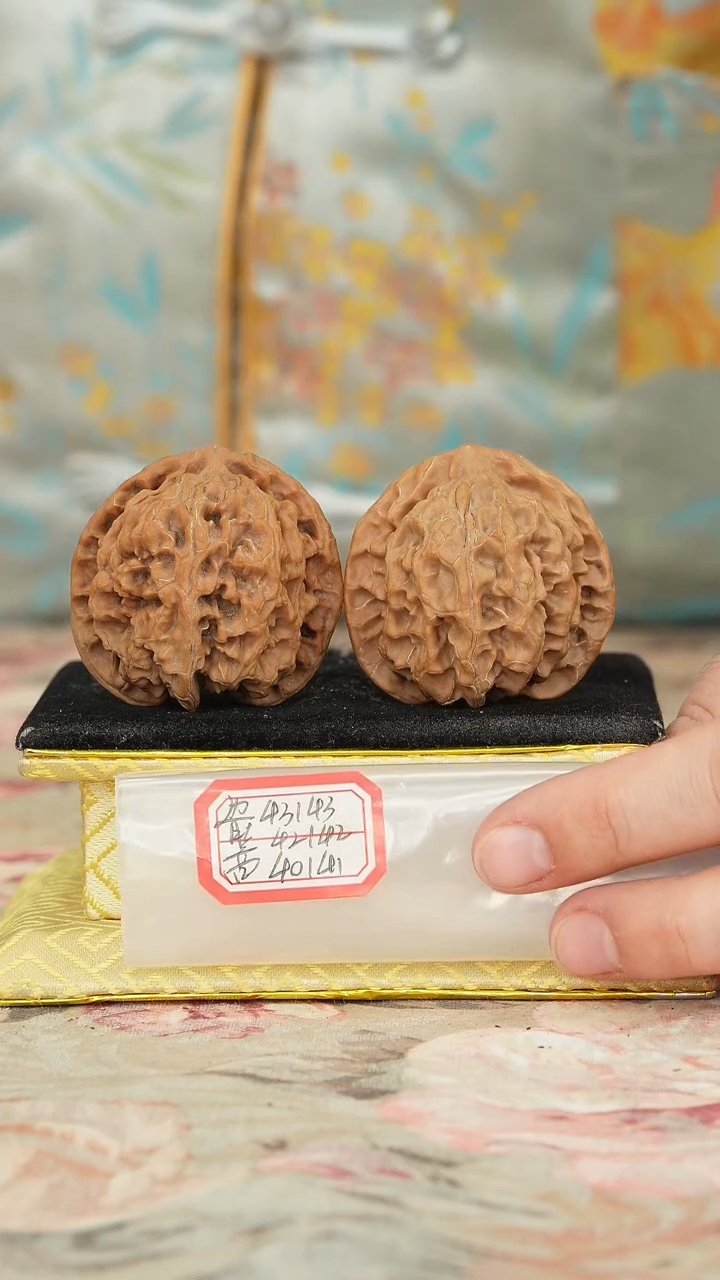 【闪购商品】文玩核桃把件苹果园有色差