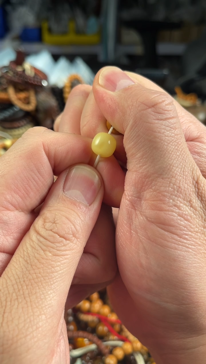 裸石蜜蜡未镶嵌王胖子文玩工作室1.0+老型单颗随机发