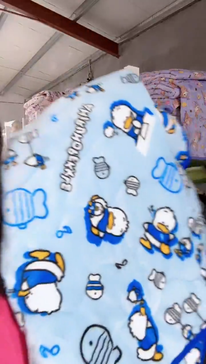 满35包邮     瑕疵  100*200绒垫子   