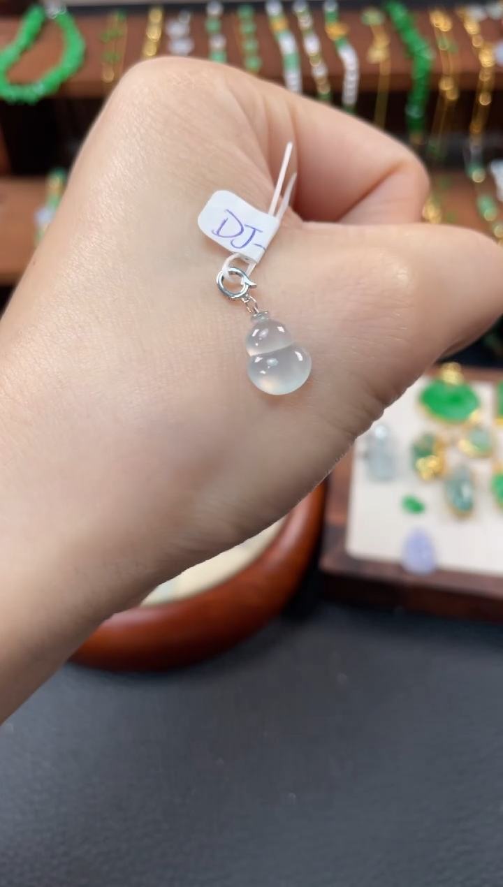 【闪购商品】翡翠吊坠(不含链)18K金镶嵌一个   JK203