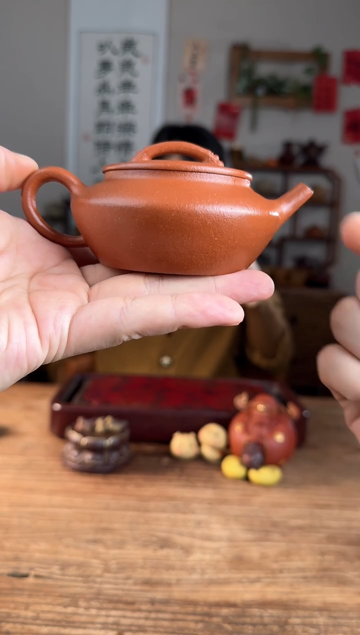 【闪购商品】紫砂茶壶云水间   红降坡