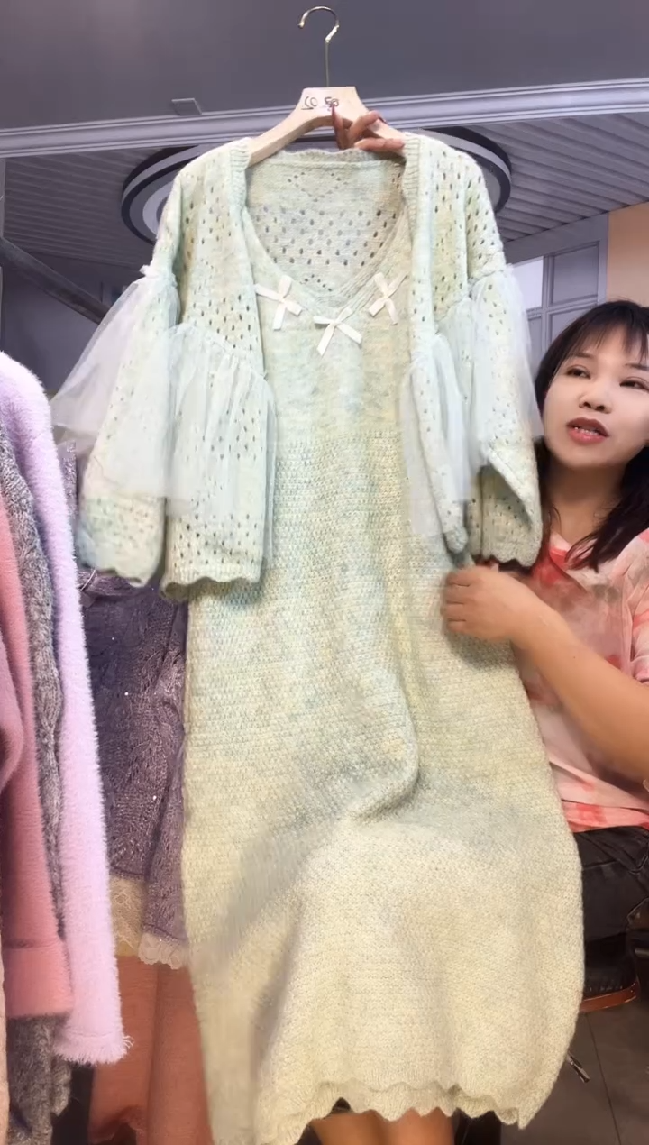 曼波绿毛衣小小月精选服饰