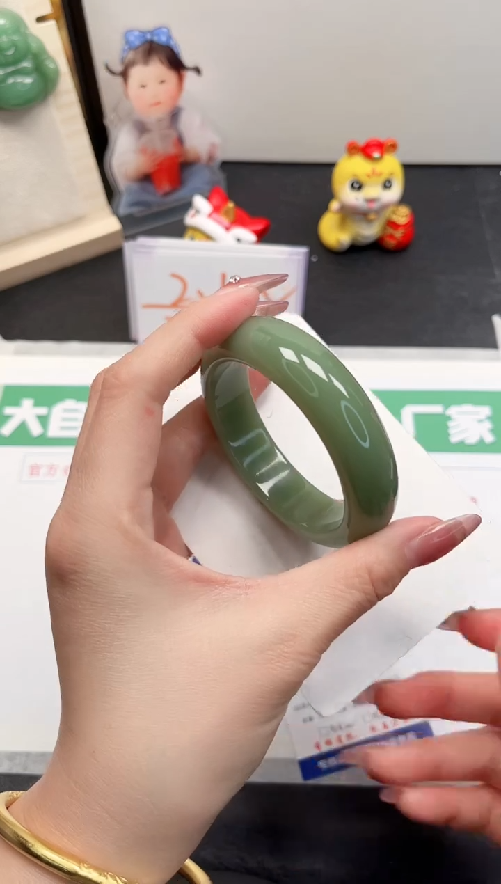 【闪购商品】石英质玉手镯未镶嵌234-56