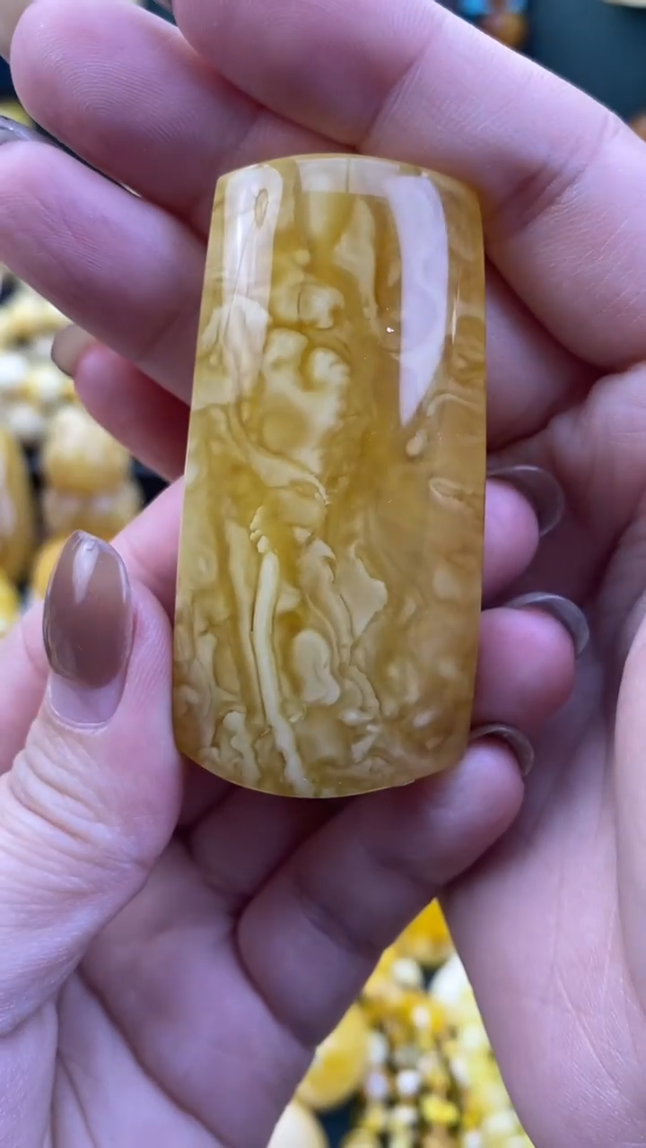 【闪购商品】琥珀裸石未镶嵌月.27