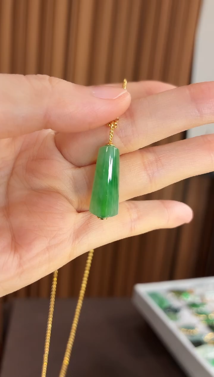 吊坠(不含链)18K金镶嵌翡翠吊坠