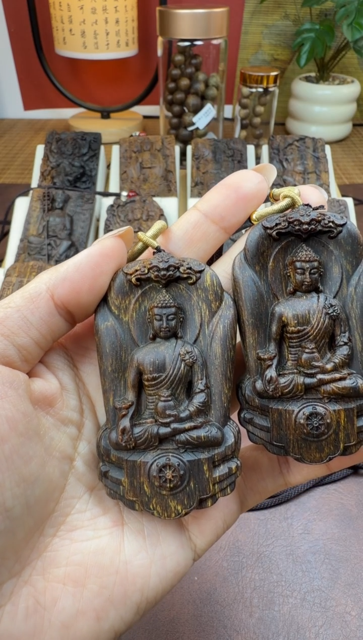 木木雕款   芽庄  药师佛 7cm 送养香瓶