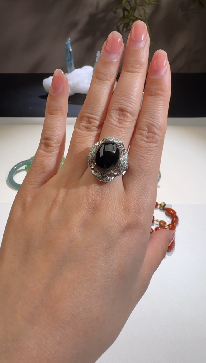 【闪购商品】翡翠戒指18K金镶嵌舒雅