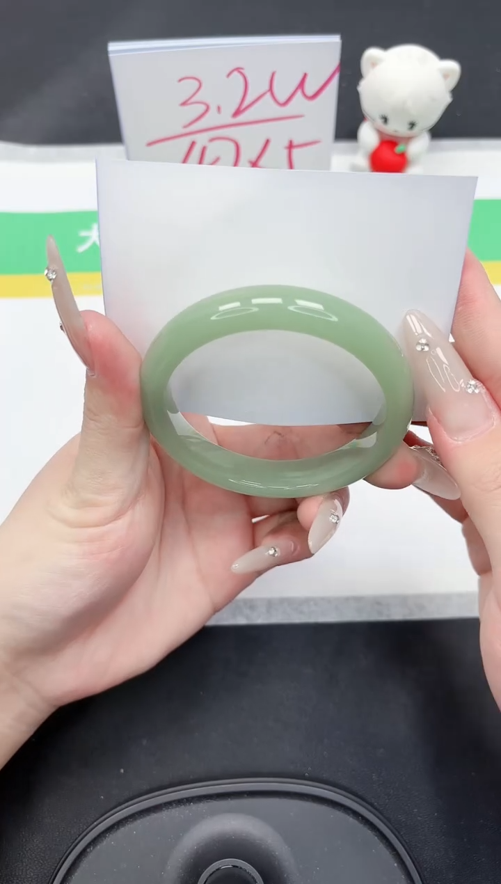 【闪购商品】石英质玉手镯未镶嵌171-57.5