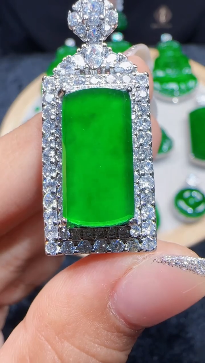 未镶嵌定制翡翠翡翠吊坠37