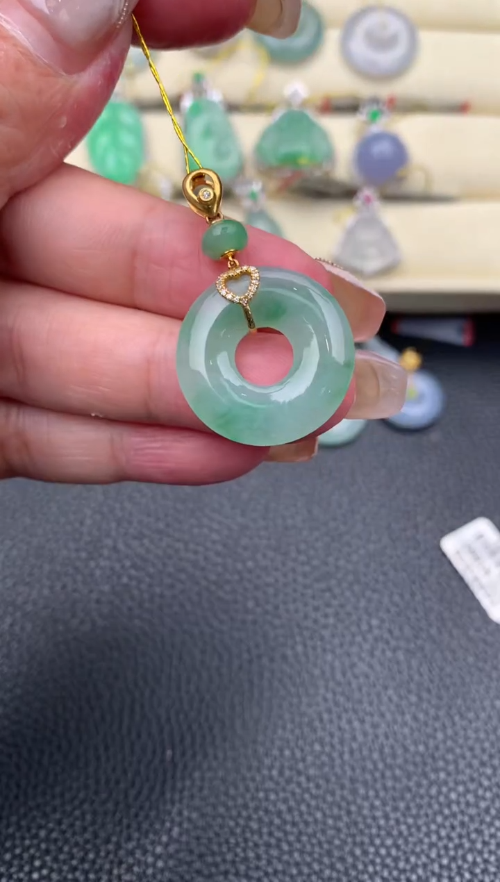 【闪购商品】翡翠颈饰18K金镶嵌Q287     