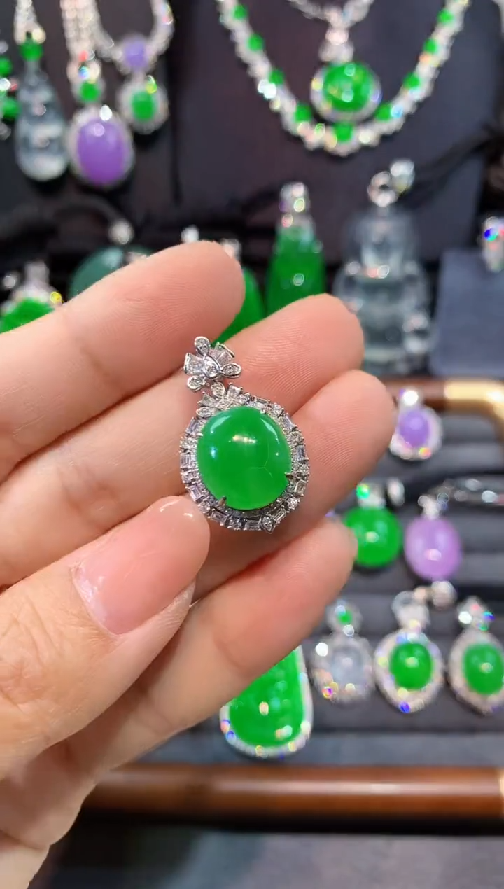 吊坠(不含链)18K金镶嵌翡翠吊坠