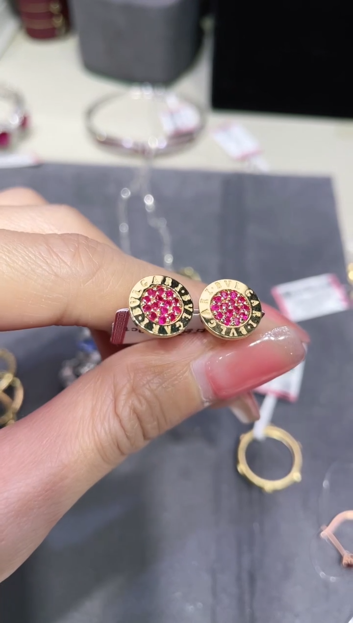 【闪购商品】红宝石耳饰18K金镶嵌·