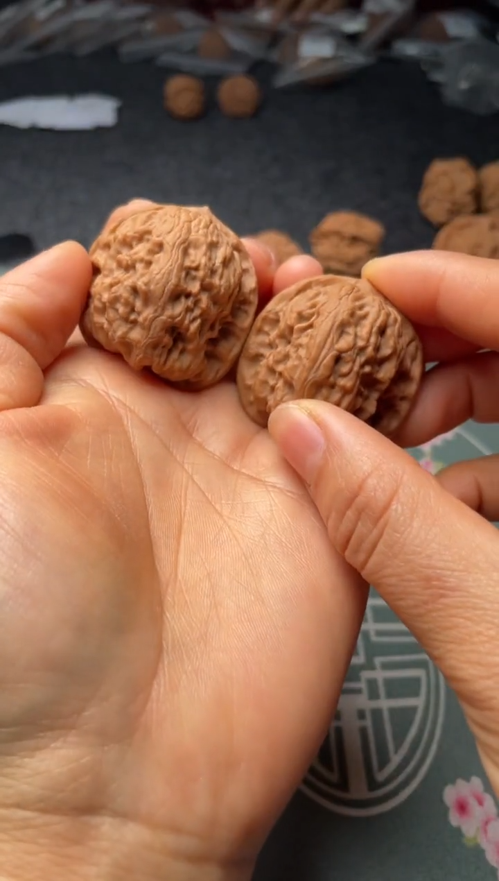 把件文玩核桃w375 野狼 38尺