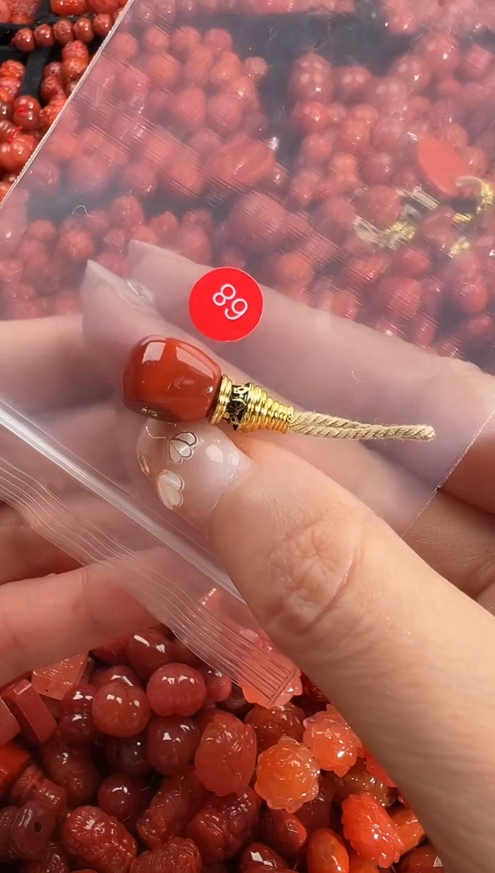 颈饰未镶嵌南红玛瑙1