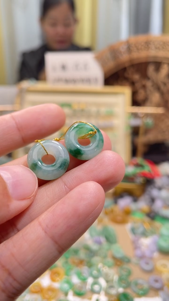 颈饰未镶嵌翡翠甜甜圈一对