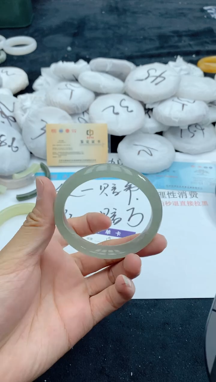 【闪购商品】石英质玉手镯未镶嵌19