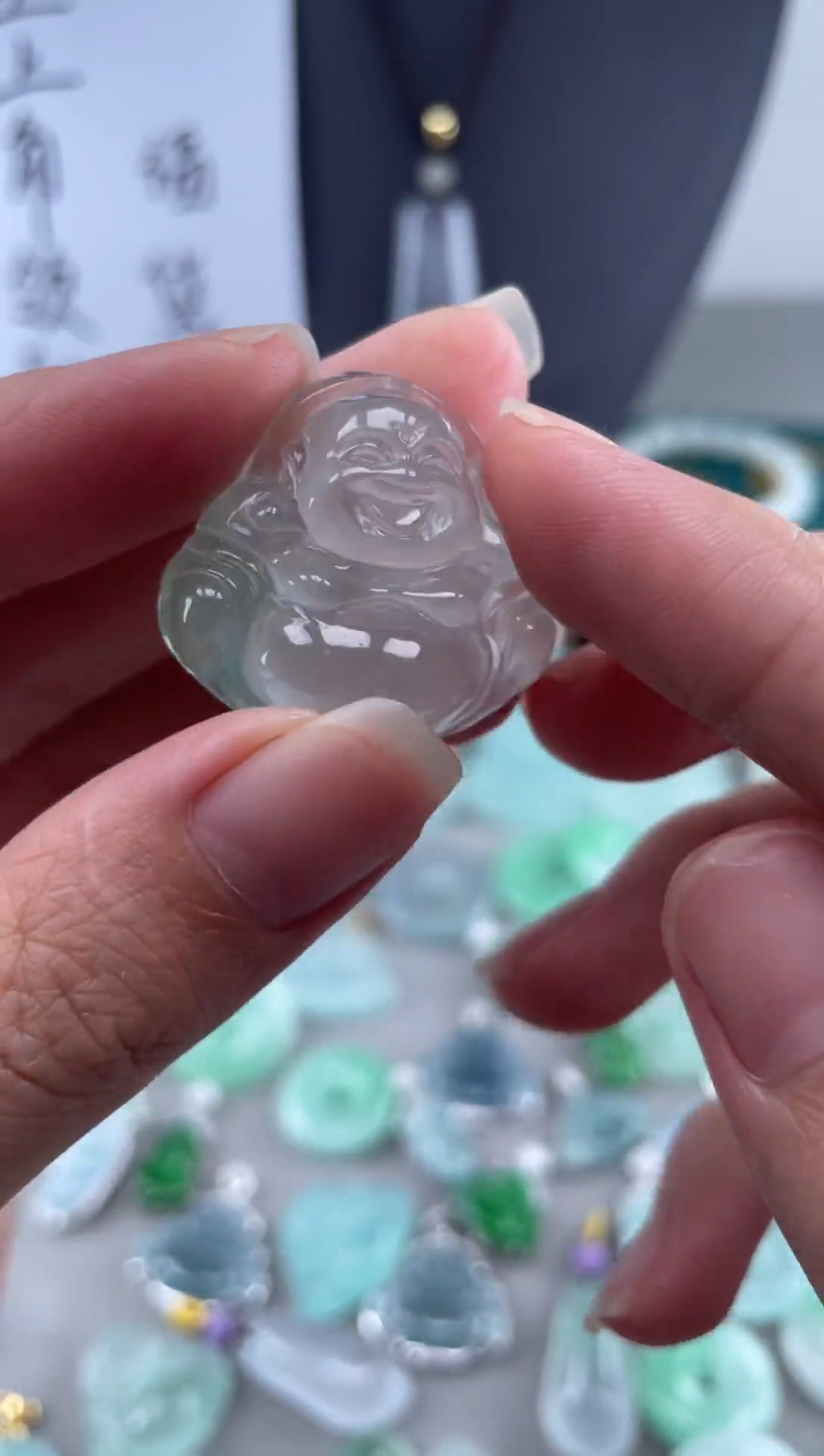 无非金属精美吊坠