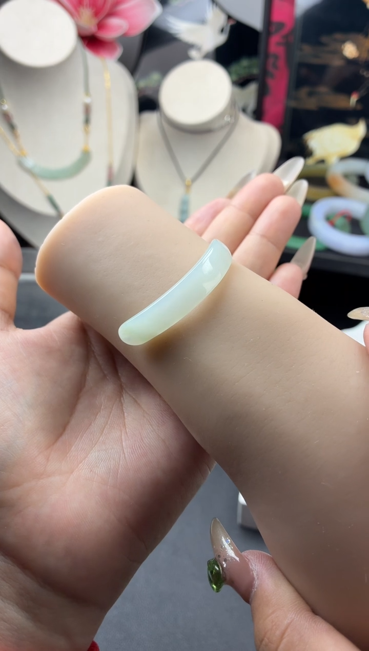 翡翠未镶嵌颈饰15号手牌